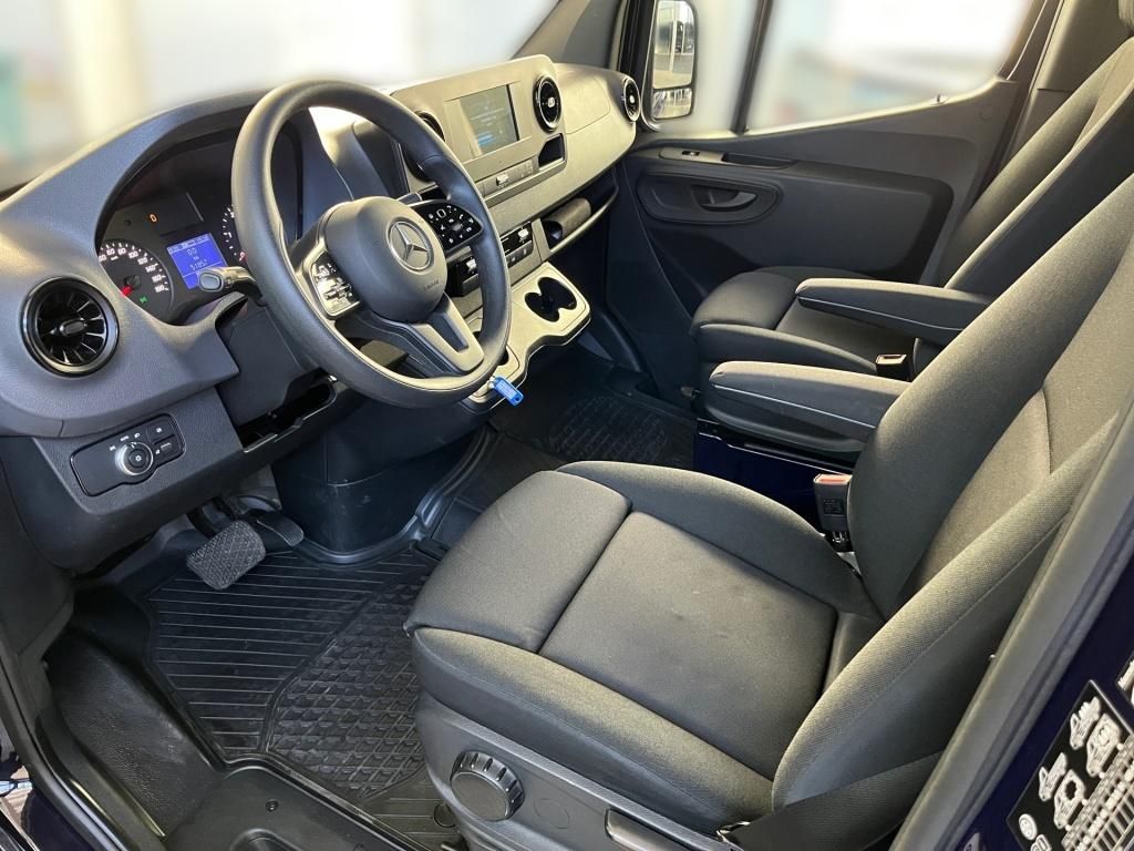 Fahrzeugabbildung Mercedes-Benz Sprinter 317 Mixto L2H2 RWD 5 Sitze RFK 3,5t AHK
