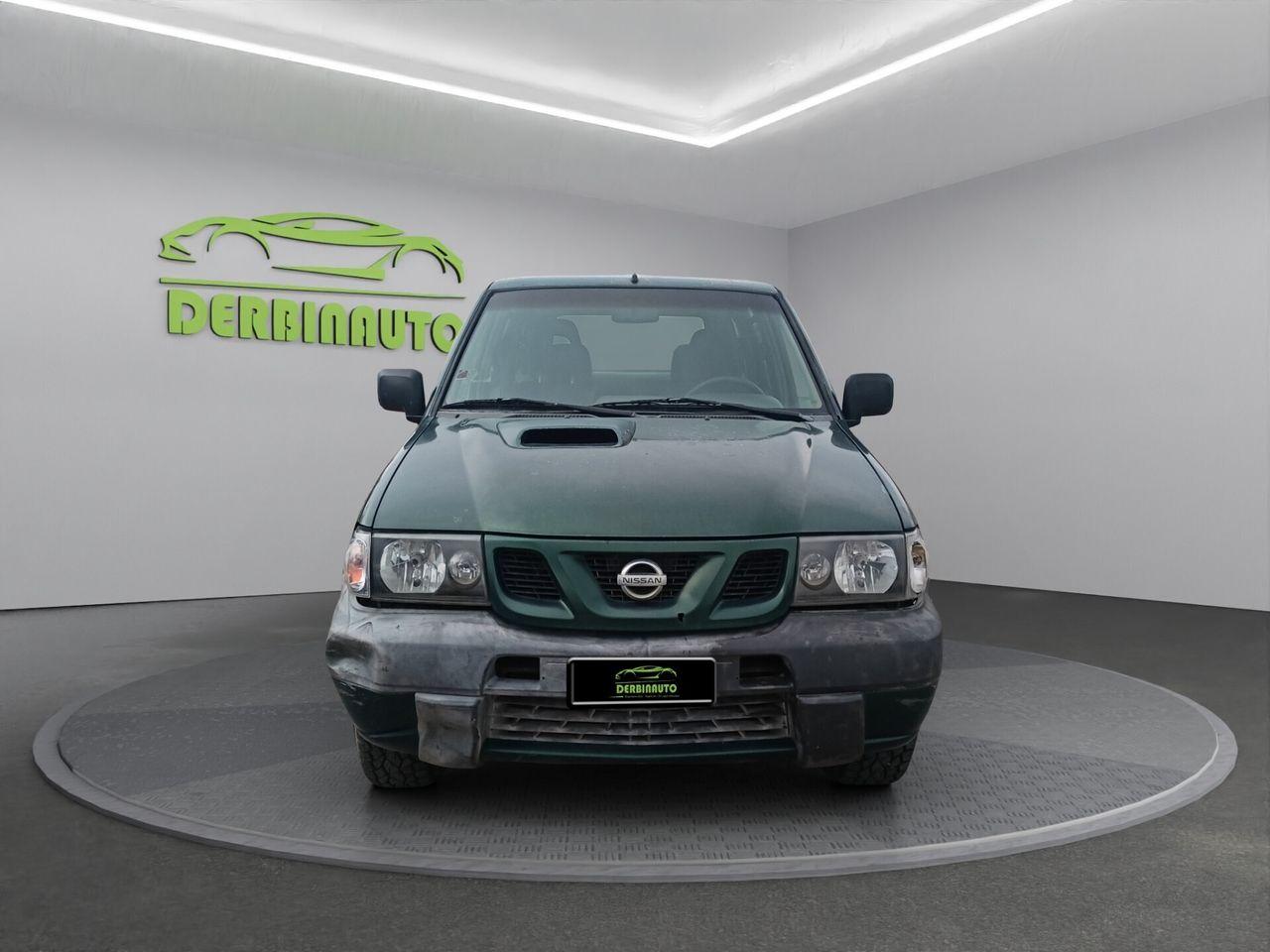 Nissan Terrano 2006 — rear view