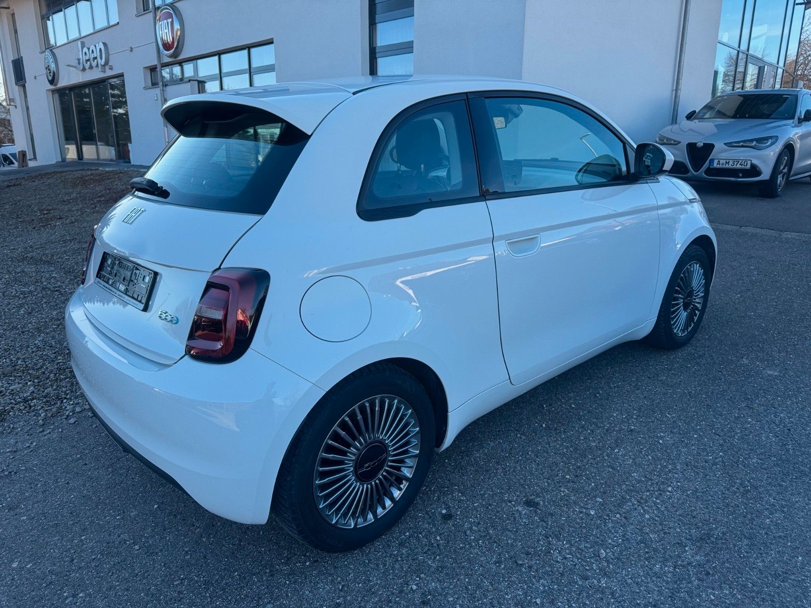 Fahrzeugabbildung Fiat 500e Carplay Klima Tempo