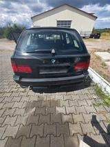 BMW 523i baujahr 2001 Benziner - BMW 523 in Wiesbaden