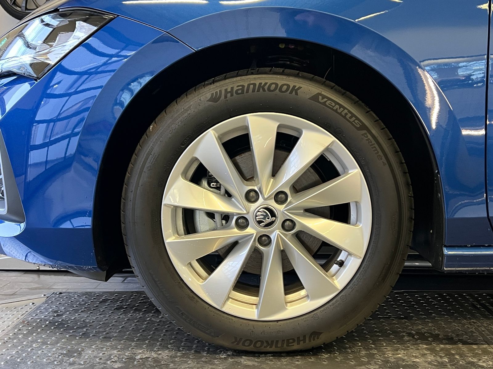 Fahrzeugabbildung SKODA Superb Combi Selection 1.5 TSI mHEV DSG *AHK, LE