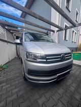 Volkswagen T6 Caravelle - silberne Volkswagen T6 Caravelle