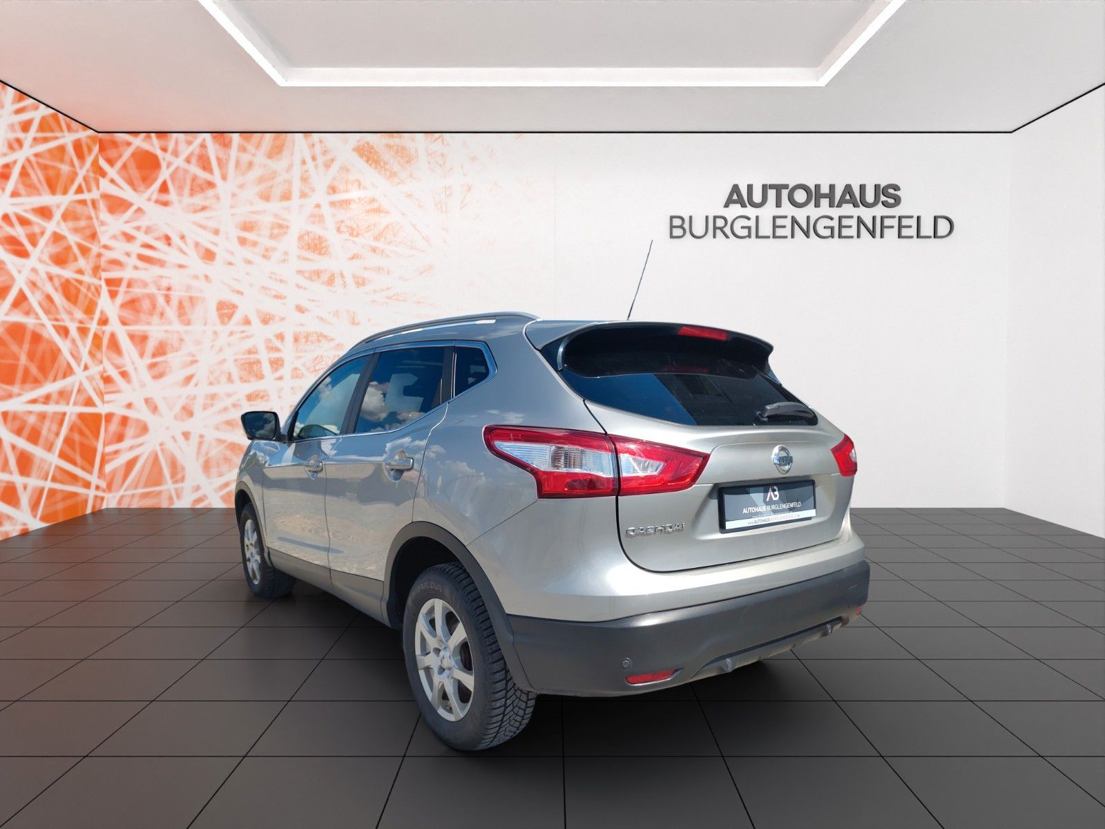Fahrzeugabbildung Nissan Qashqai 4x4 ! Panoramadach ! Navi ! 360° Kamera