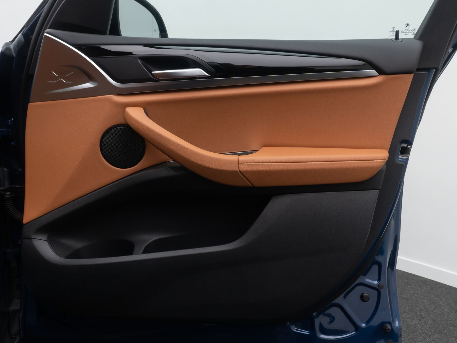 Fahrzeugabbildung BMW X3 xD30i AHK Kamera DAB Komfort Memory Leder 19"