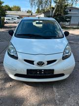 Toyota Aygo sparsam / wenig Kilometer  - Toyota Aygo (X) in Erfurt