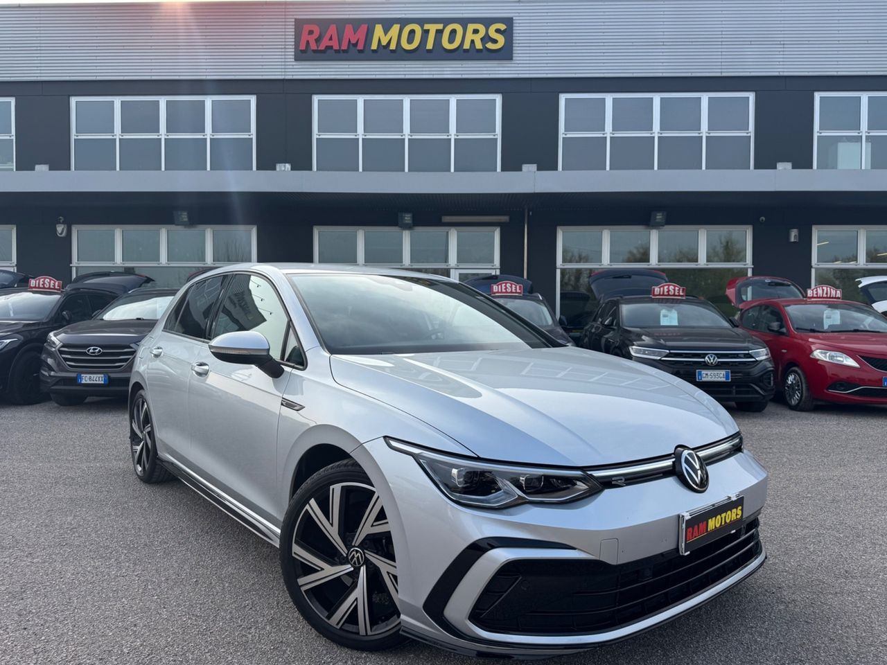Volkswagen VOLKSWAGEN GOLF 8 R-LINE DSG 1.5 eTSI 150 CV EVO