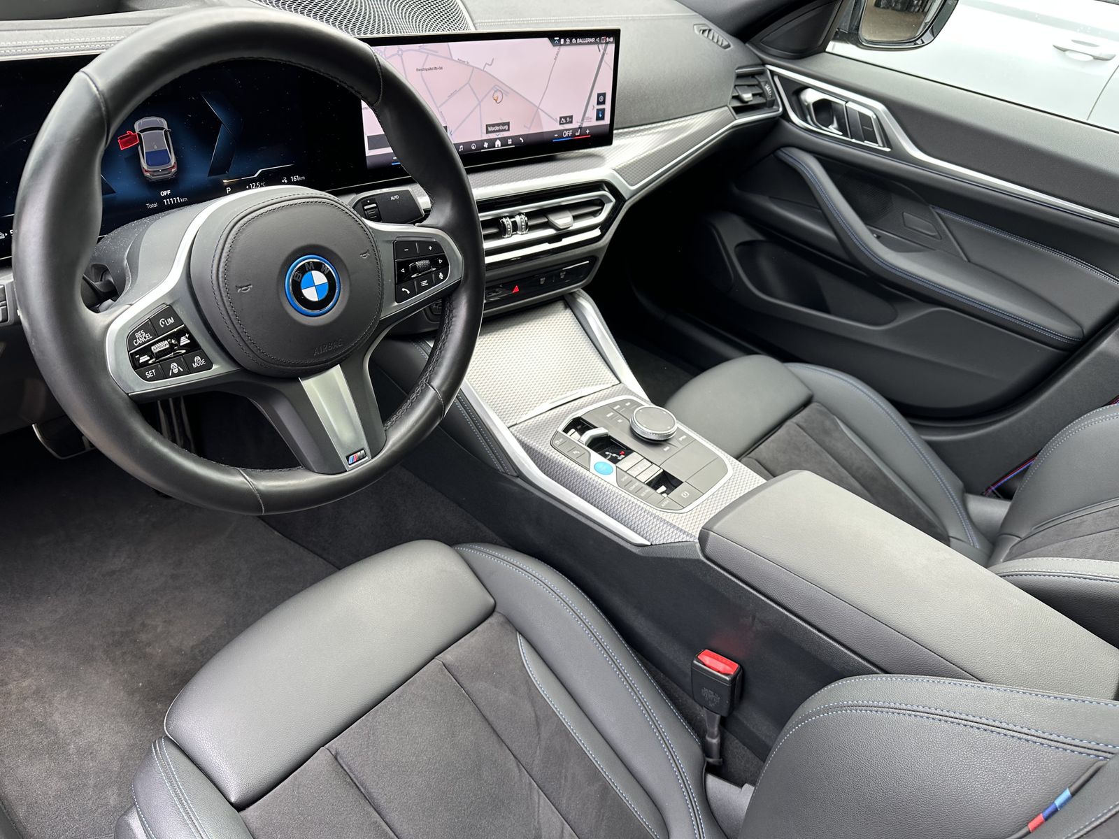 Fahrzeugabbildung BMW i4 40 eDrive M-Sport Pro NAV+LASER+PANO+ACC+19ZO