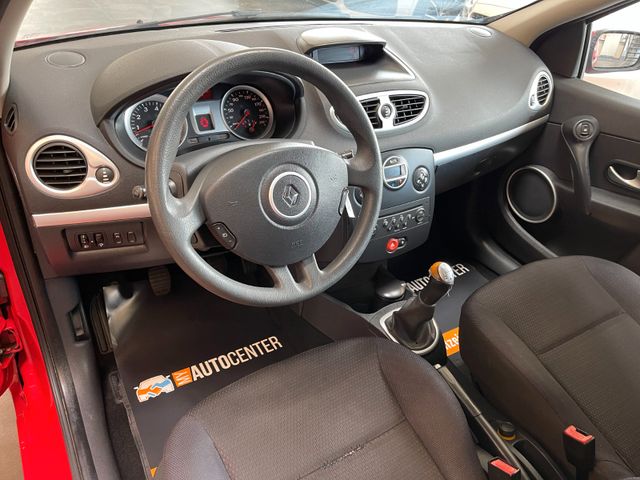Renault Clio III Dynamique MOTOR- UND GETRIEBSCHADEN