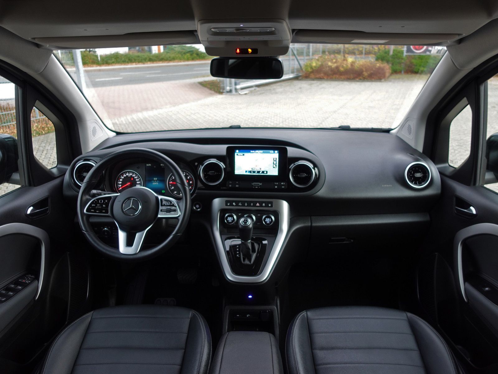 Fahrzeugabbildung Mercedes-Benz T 180 Aut. Progressive AHK MBUX Kamera Premium