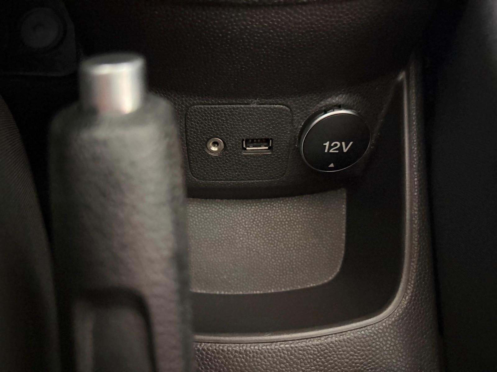 Ford Fiesta Edition Winterpaket USB PDC