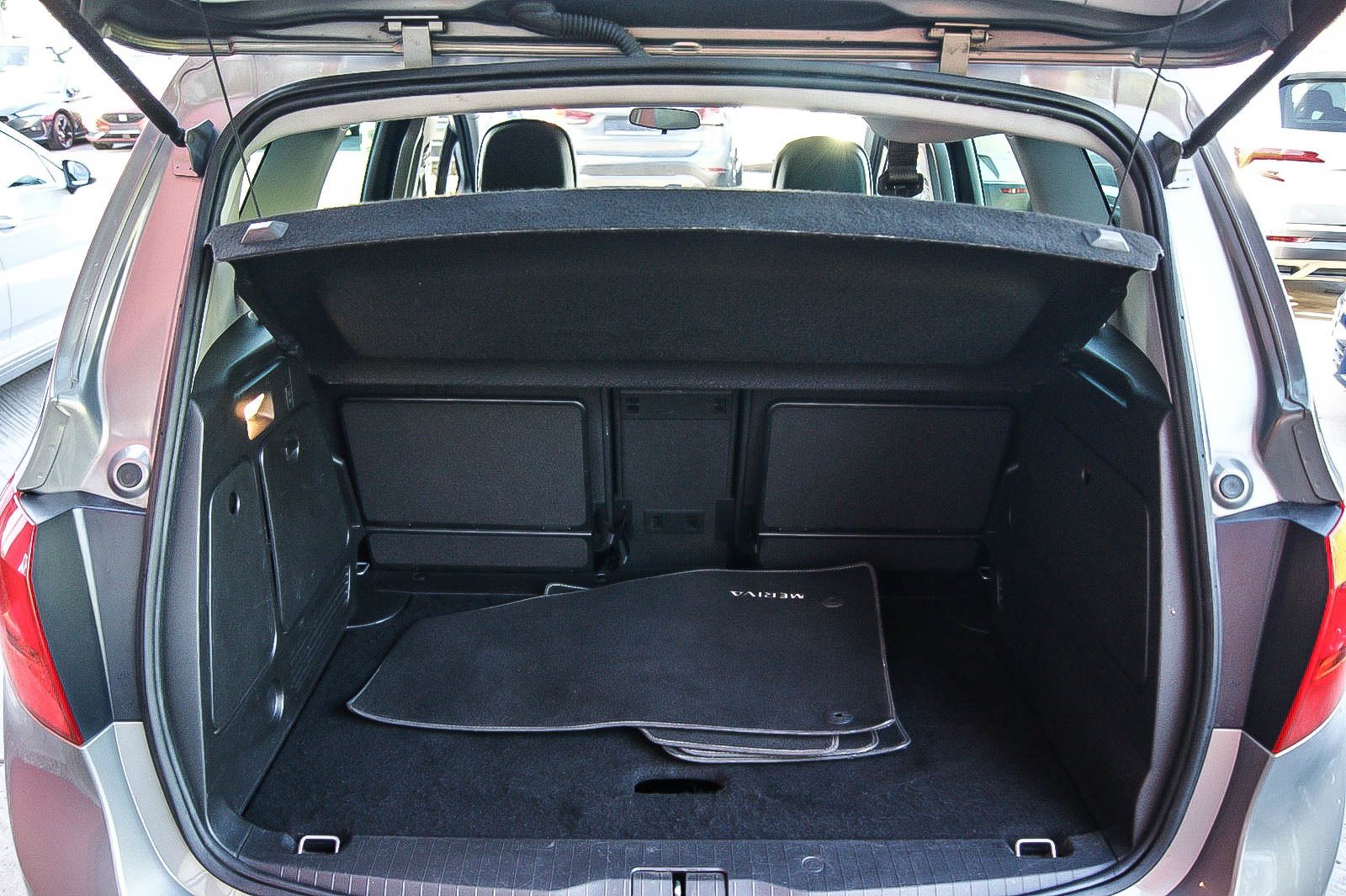 Fahrzeugabbildung Opel Meriva B 1.4Turbo 150 Jahre Opel 1HAND ANHZV PDC