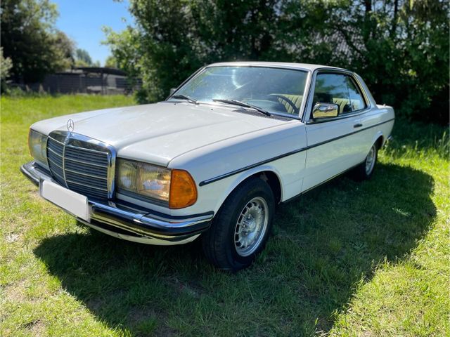 Mercedes-Benz DAIMLER BENZ W123 280 CE COUPÉ