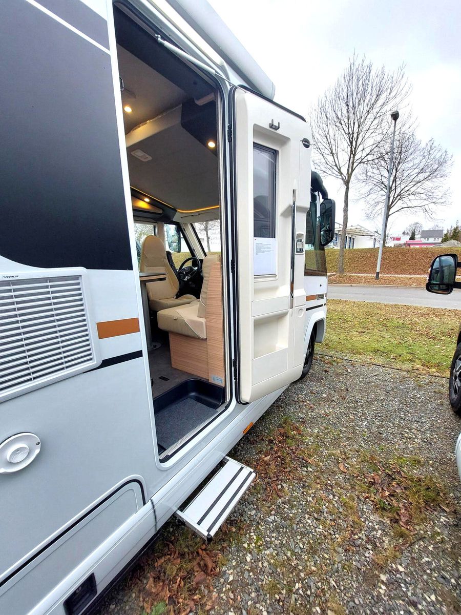Fahrzeugabbildung Malibu I 470 RB LE K comfort Mercedes 2026 Assistenz