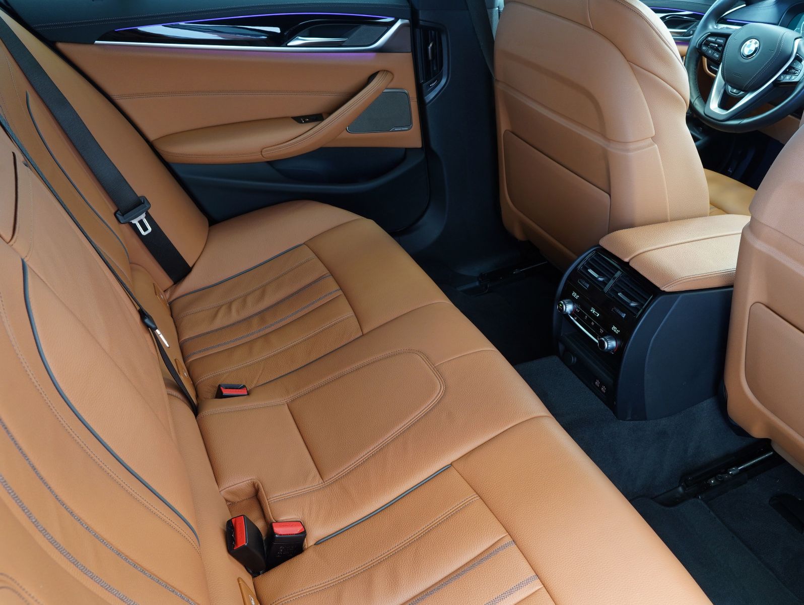 Fahrzeugabbildung BMW 520 i Touring  Luxury Line H&K/KAMERA/LM19"