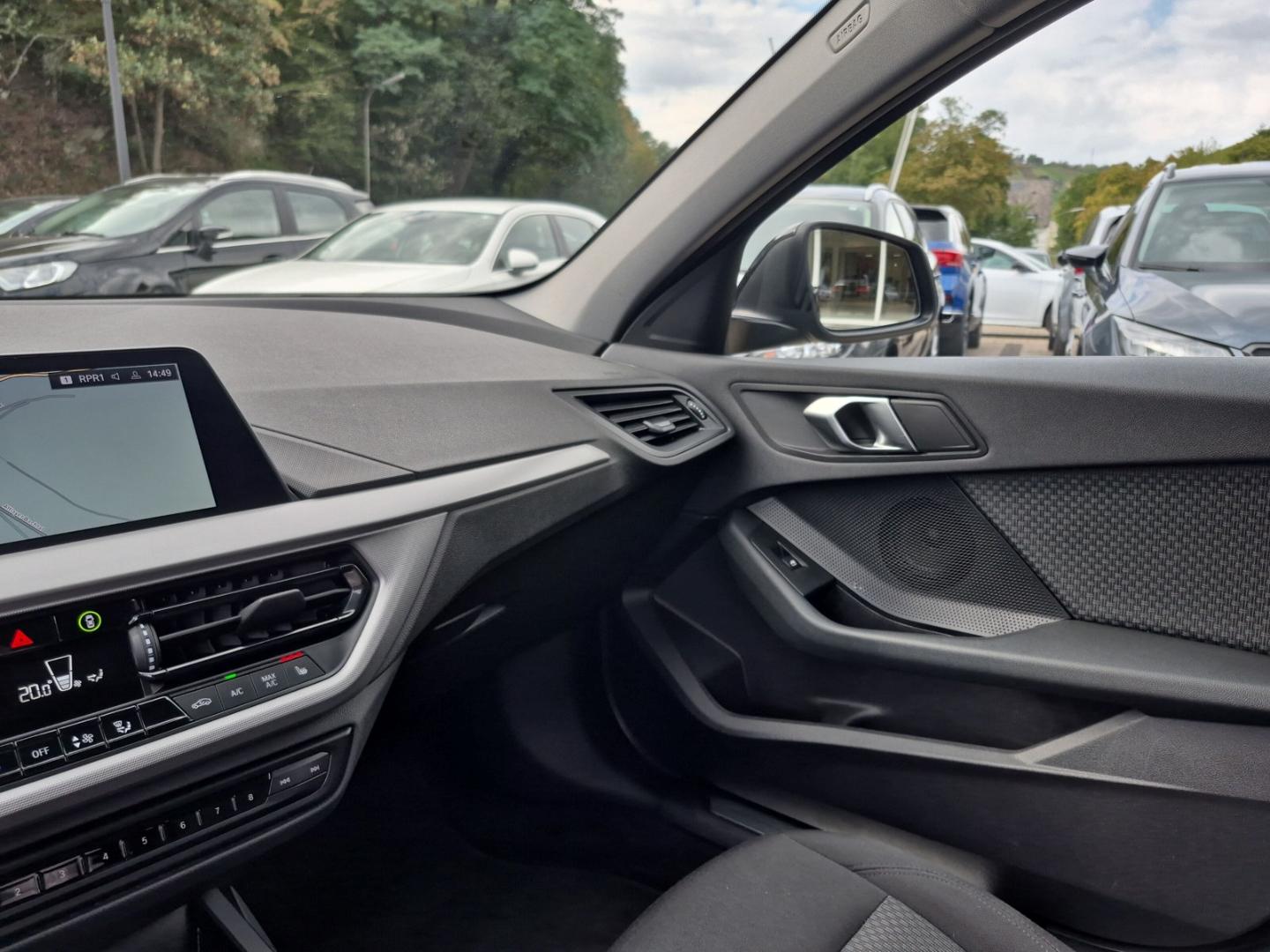 BMW 118 i Advantage Navi CarPlay LED PDC Sitzheizung, миниатюра 22