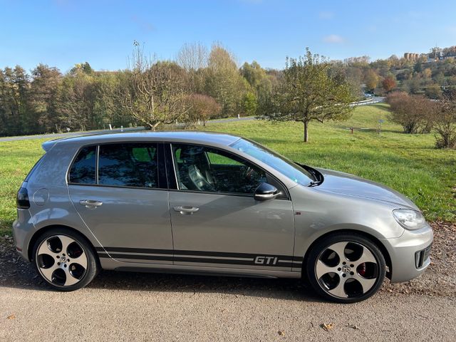 Volkswagen Golf 2.0 TSI DSG GTI GTI