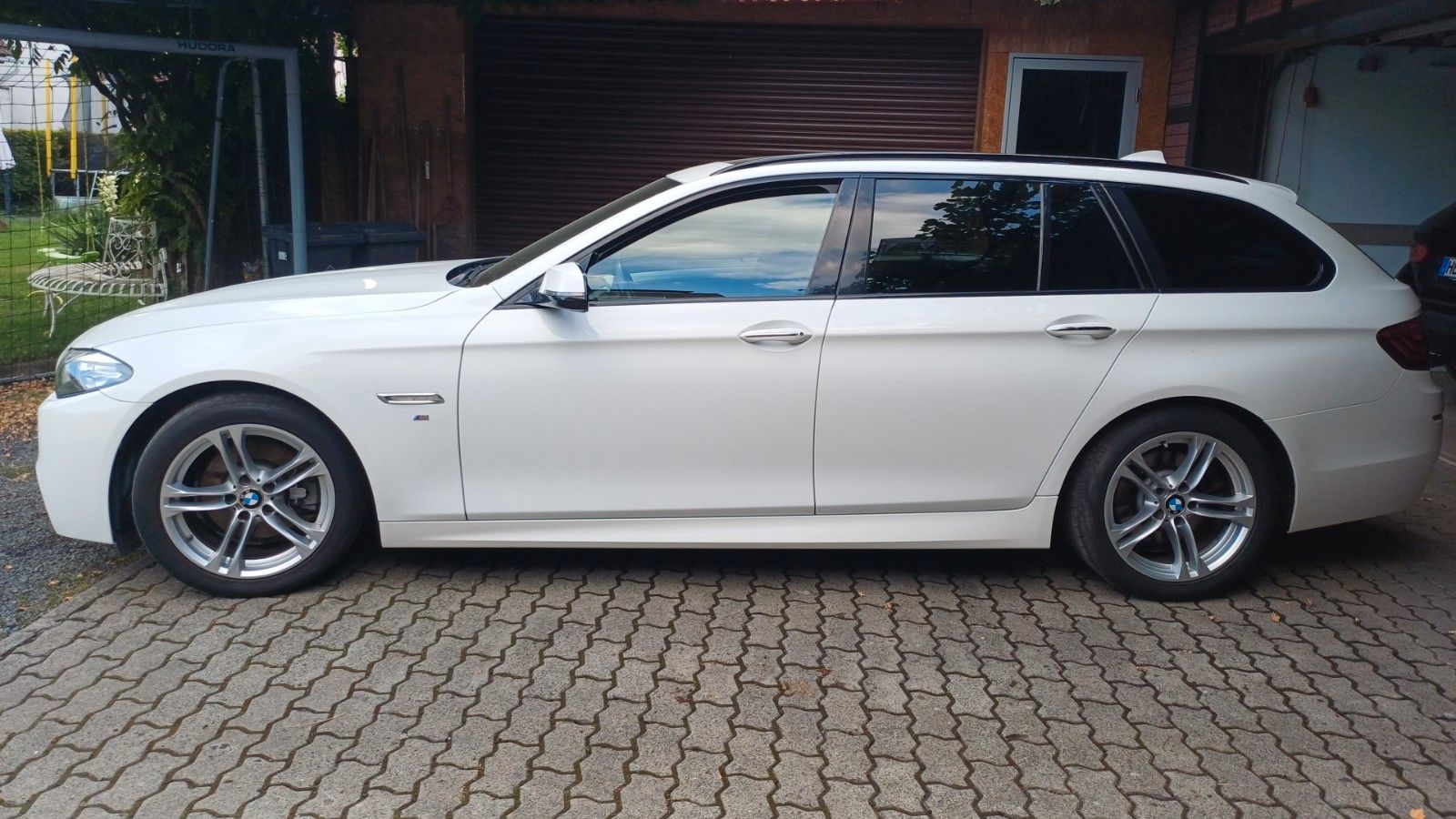 BMW 520d (F11) M-Paket, HUD, PANO, AHK, TÜVneu