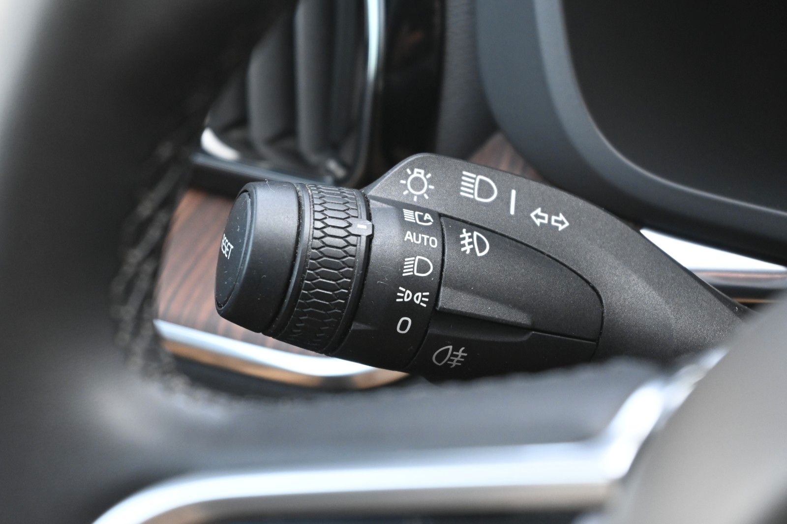 Fahrzeugabbildung Volvo XC60 B4 Plus Bright*LED*Google*STHZ*NAVI*AHK