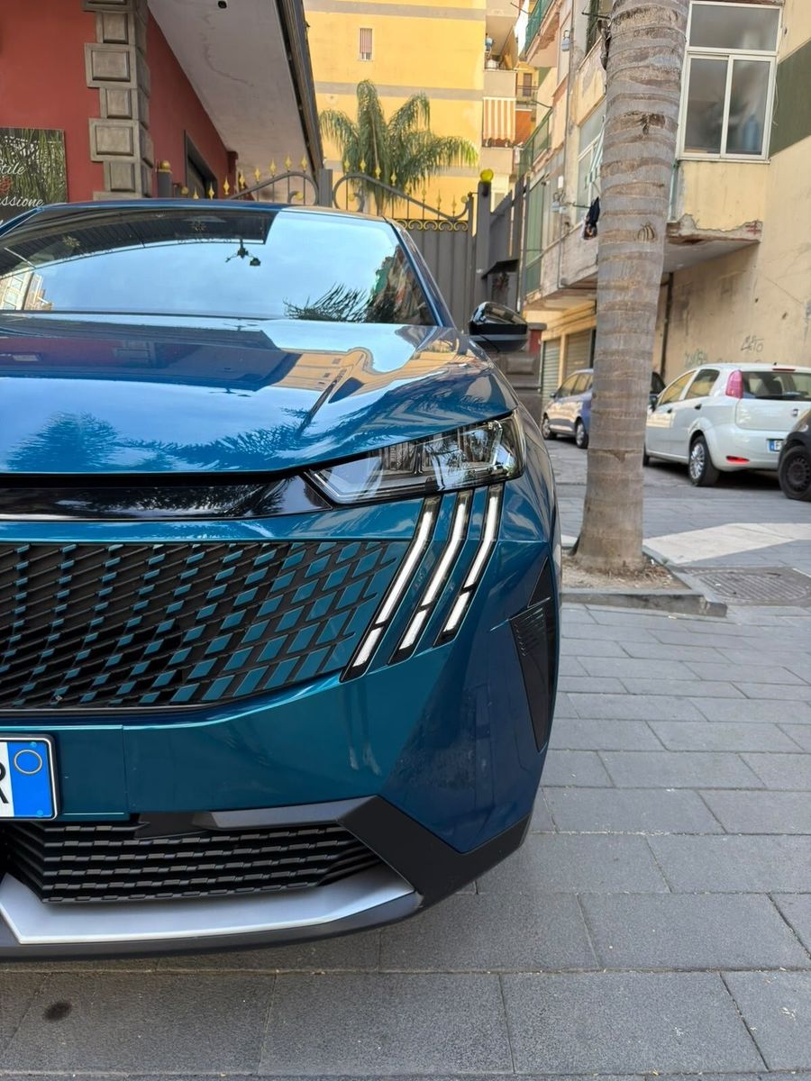 Fiat PEUGEOT 3008 DCS ALLURE S&S Hybrid imagem 2