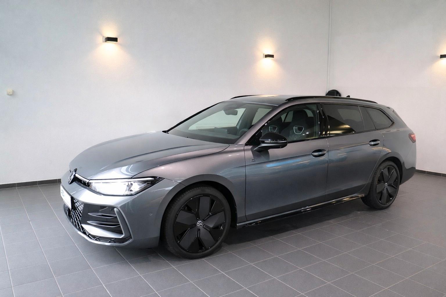 Volkswagen Passat Variant 2.0 TDI R-Line DSG | AHK | NAVI