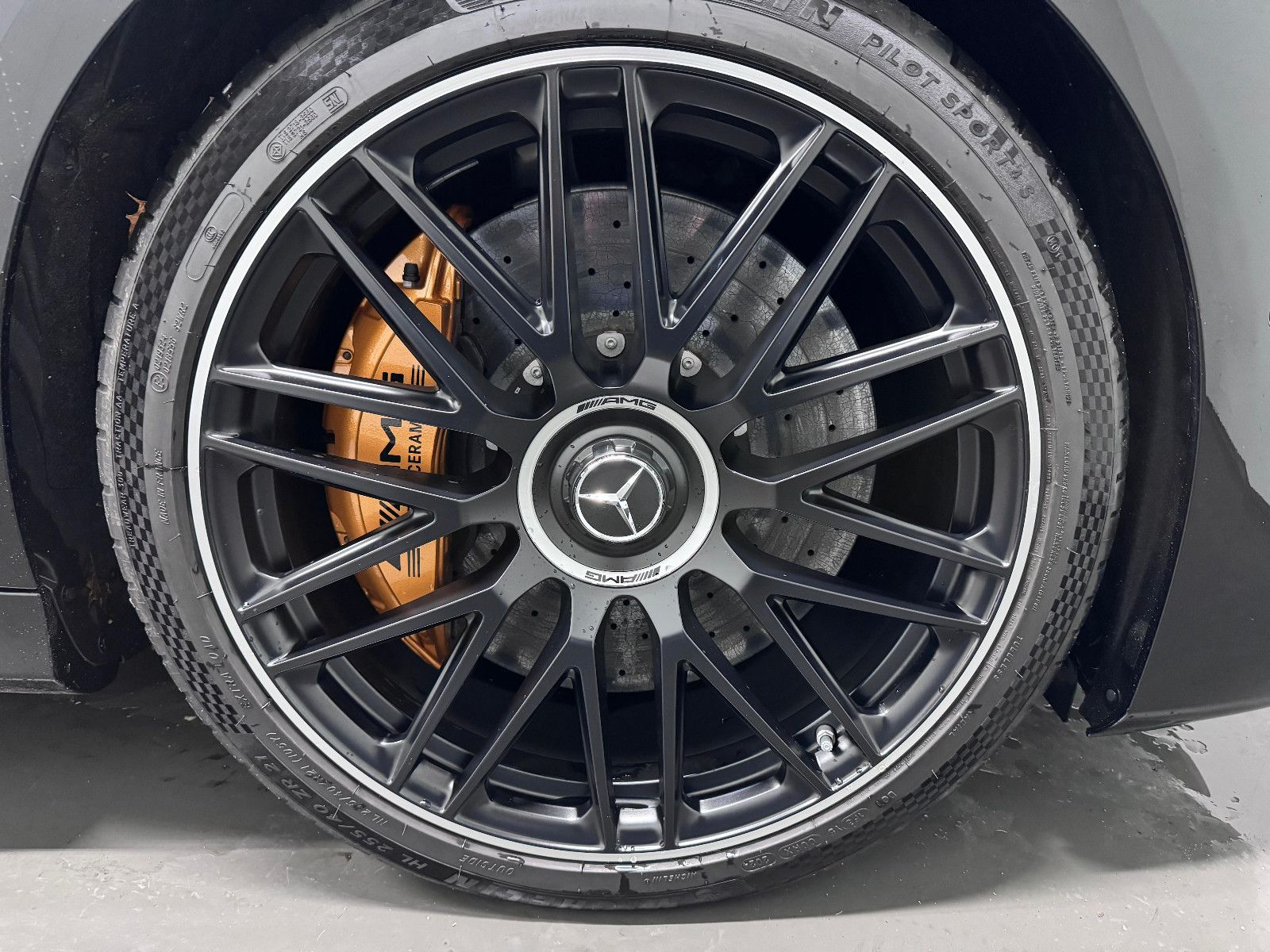 Fahrzeugabbildung Mercedes-Benz S 63 E Performance L *KERAMIK*TV*CARBON*4D*