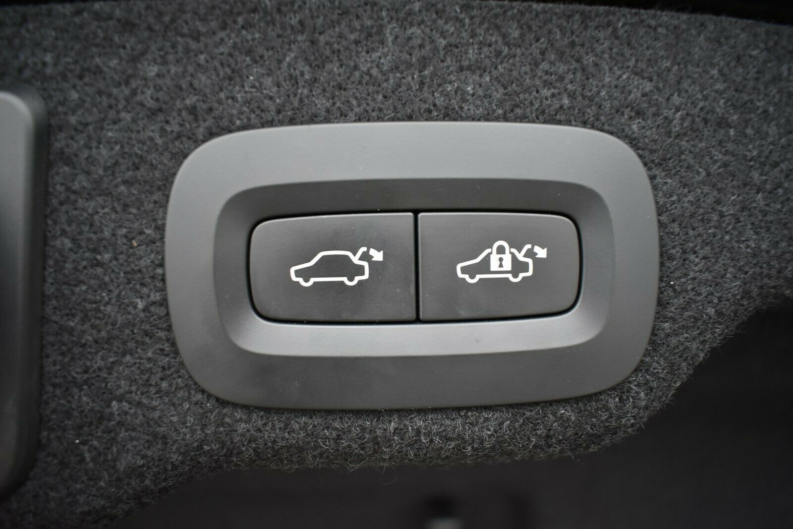 Fahrzeugabbildung Volvo S90 D5 R-Design AWD Navi*Pano*RFK*HU*MIETKAUF