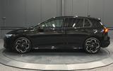 Volkswagen Golf Lim. 1.5 eTSI DSG R-Line/Black Style*18Zoll - : Abstandswarner