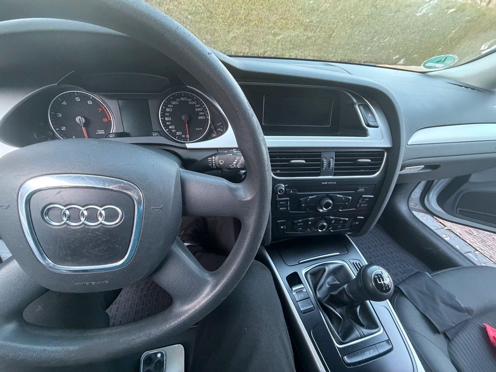 Audi A4 2009 — photo 9