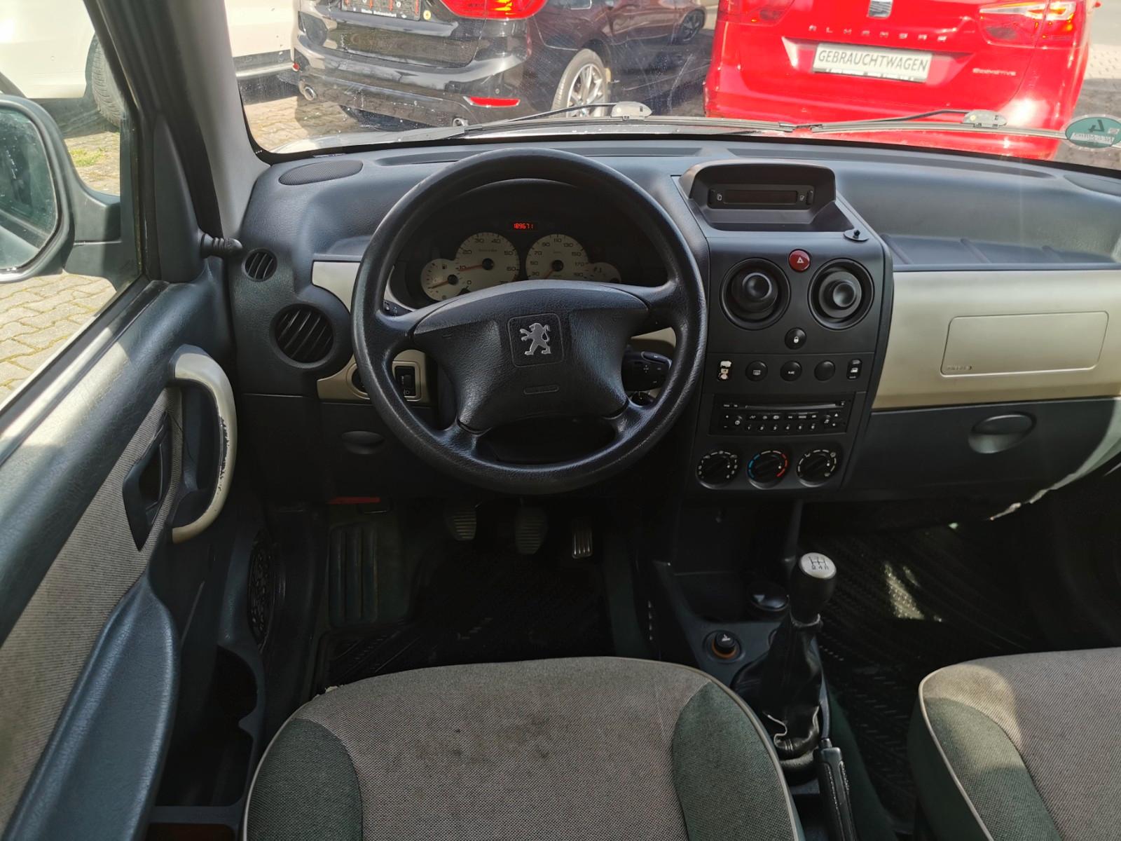 Peugeot Partner Premium Kombi 1,6/ Klima / 5 Sitzer