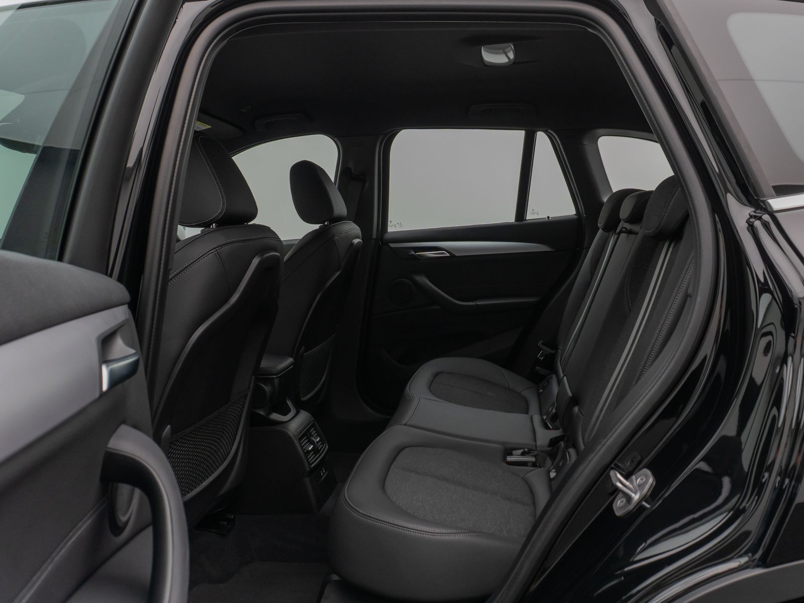 Fahrzeugabbildung BMW X1 sD18d Parkassist DAB Navi DrivAssis PDC Sport