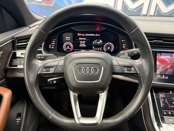Audi Q8 - 12