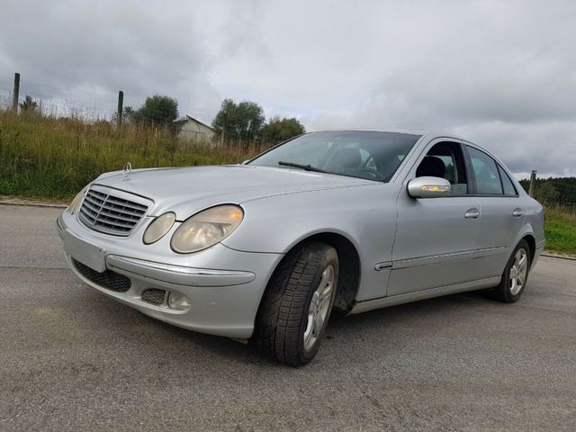 Mercedes-Benz E-Klasse Lim. E 270 CDI Elegance 8 Fach Bereift