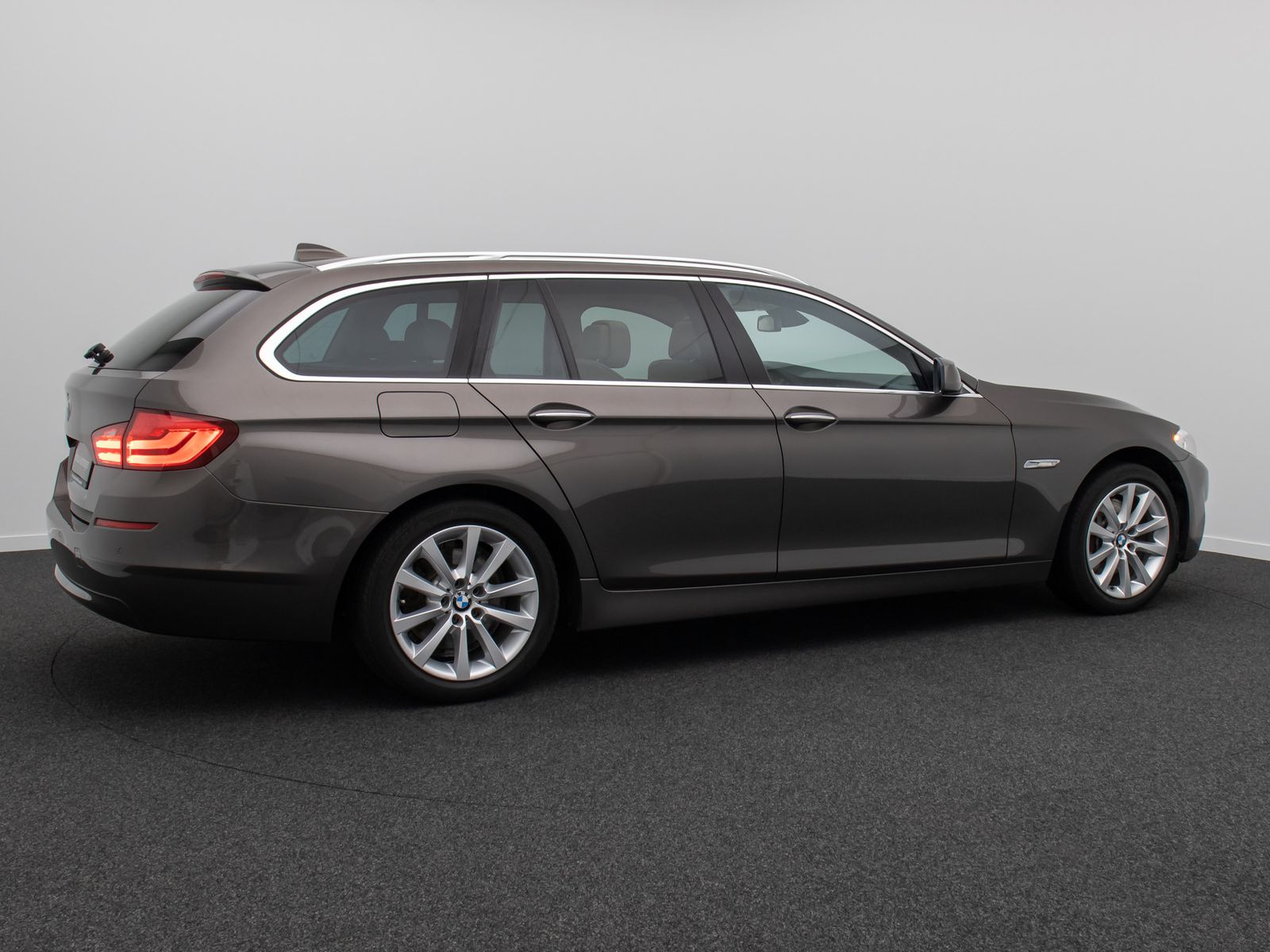 Fahrzeugabbildung BMW 525d Memory Bi-Xenon GeschwindigReg NaviPro HiFi