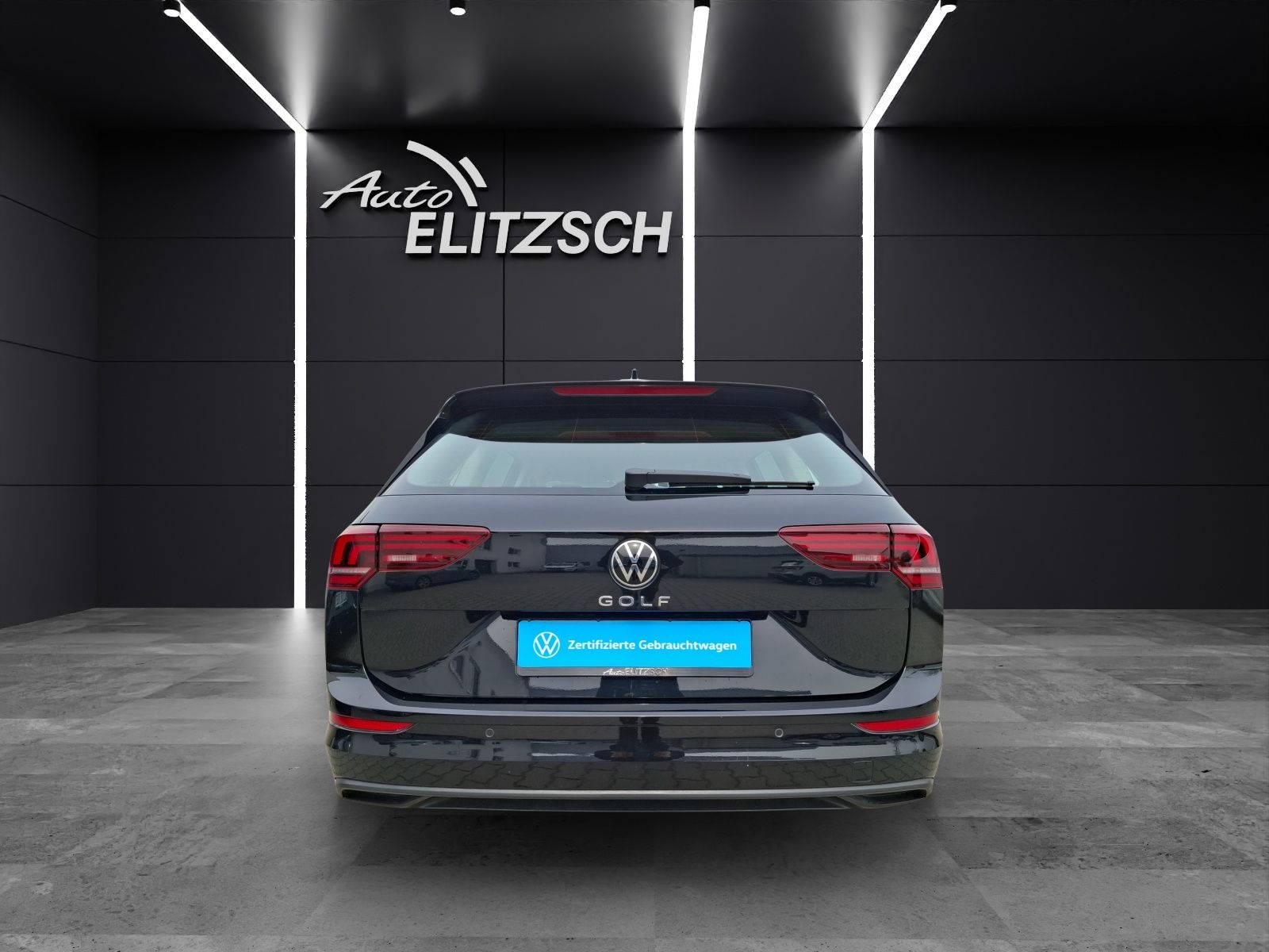 Fahrzeugabbildung Volkswagen Golf VIII Variant TSI Life Standhzg. LED Navi AI