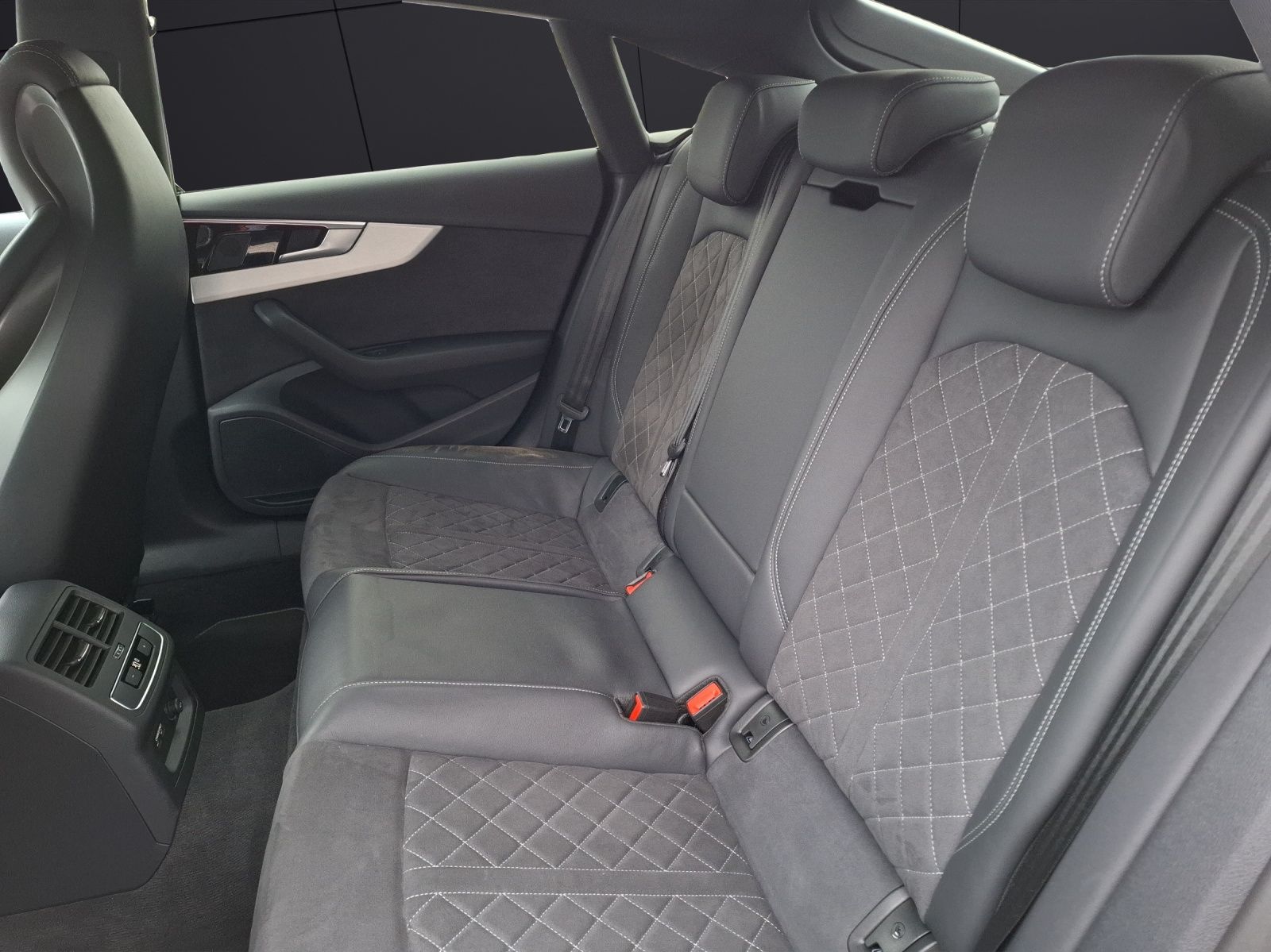 Fahrzeugabbildung Audi S5 Sportback TDI  quattro Matrix Navi AVC ACC S-