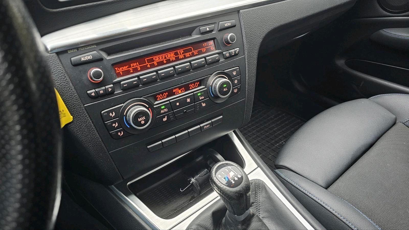 BMW 120 2011 — photo 10