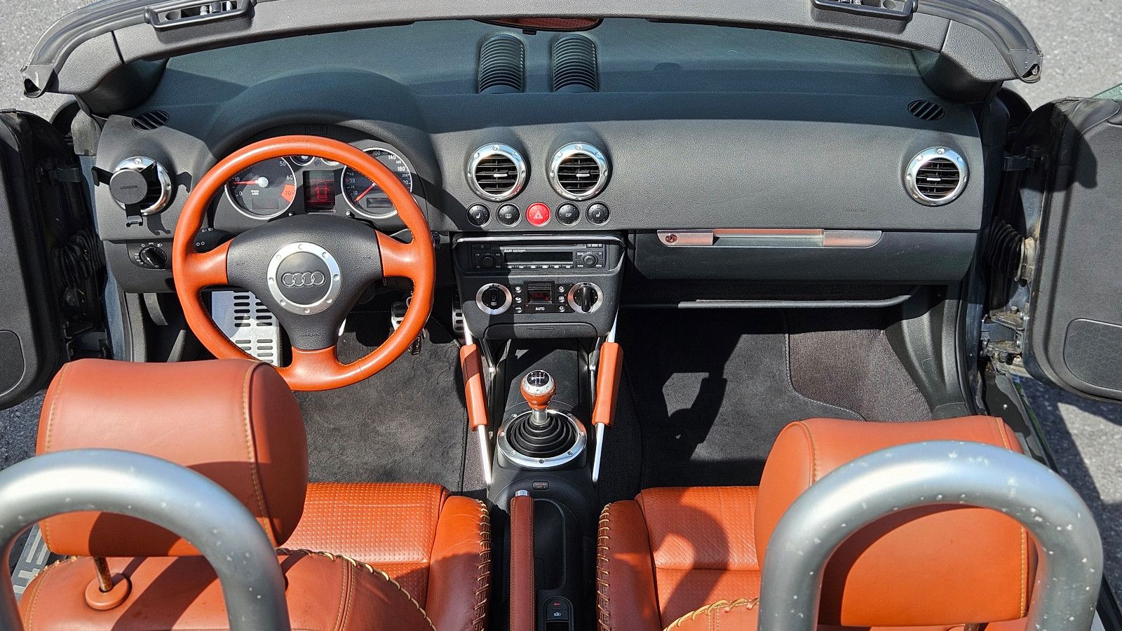 AUDI TT Coupe/Roadster 1.8 T Roadster BOSE Edition
