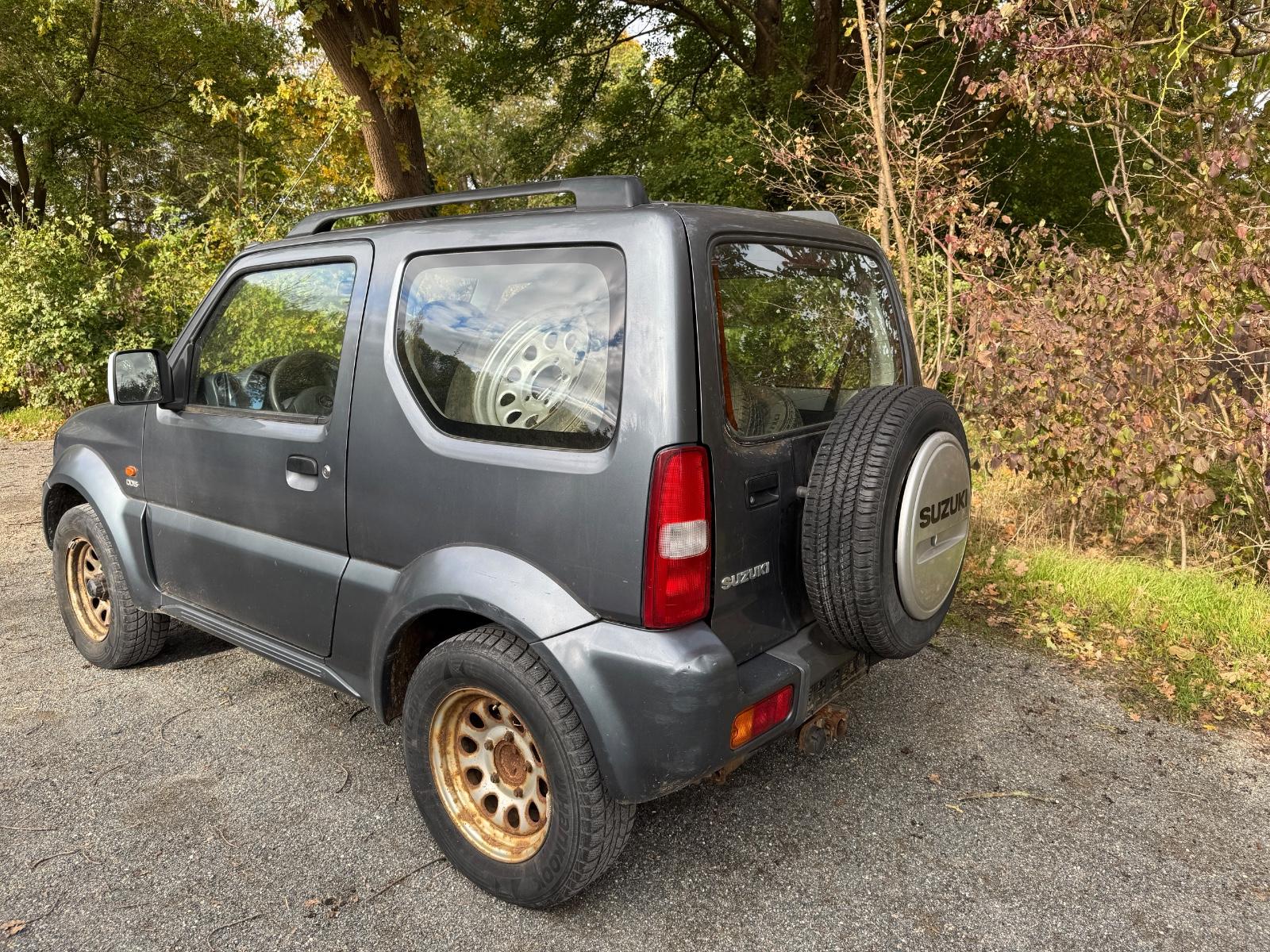 Suzuki Jimny 2006 — interior