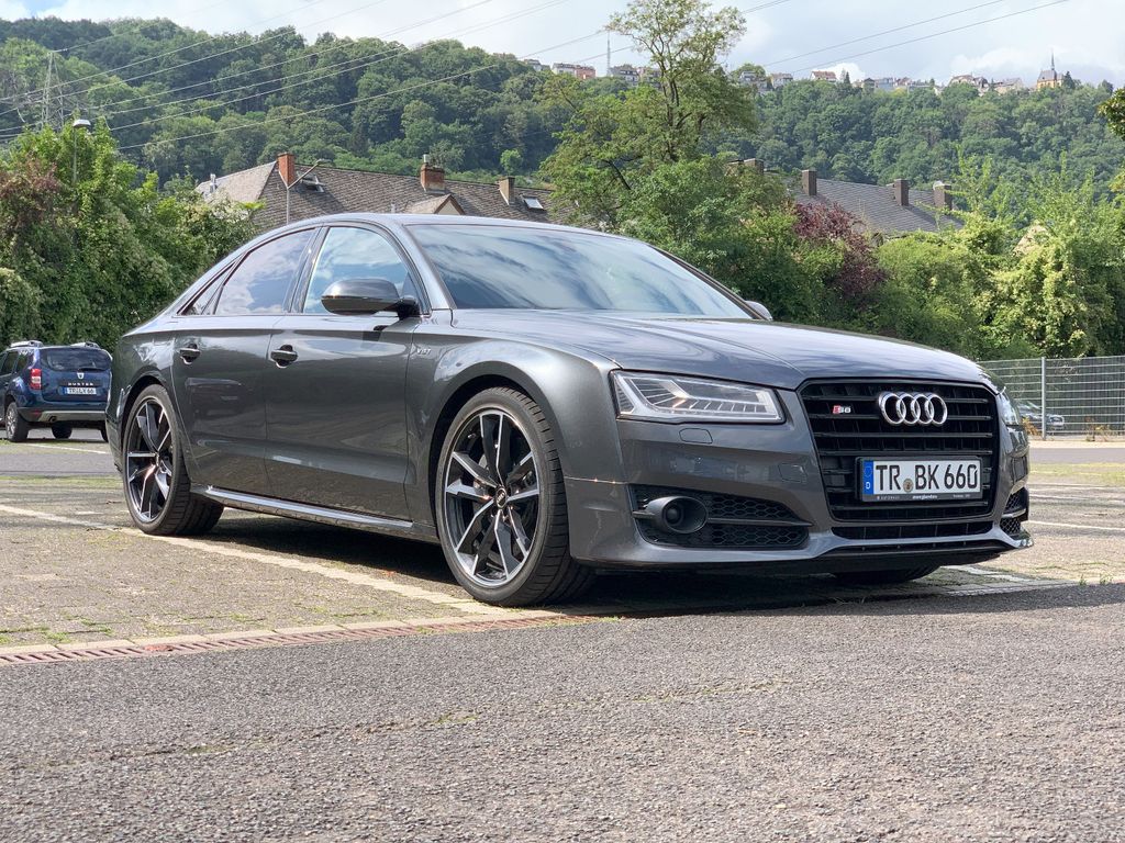 Audi S8