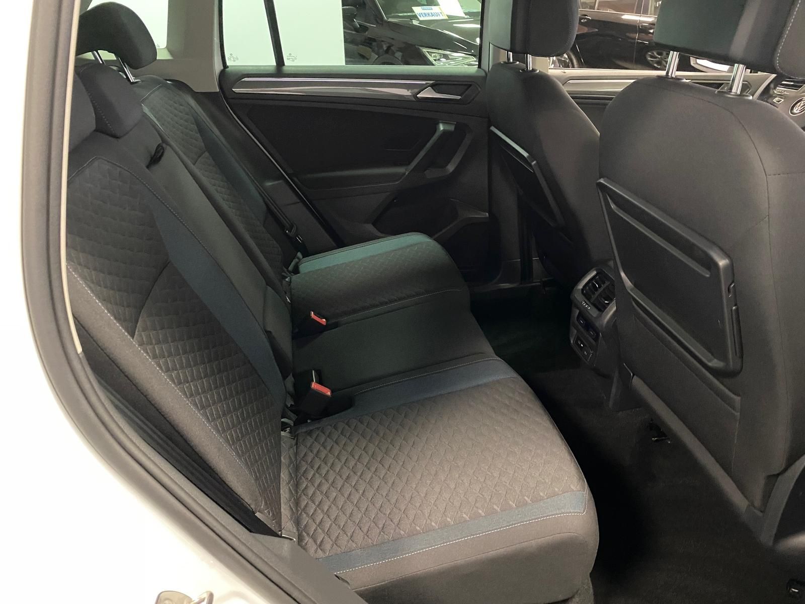 Fahrzeugabbildung Volkswagen Tiguan 2.0 TDI +AHK+APP+ALLWETTER+KLIMA+ACC