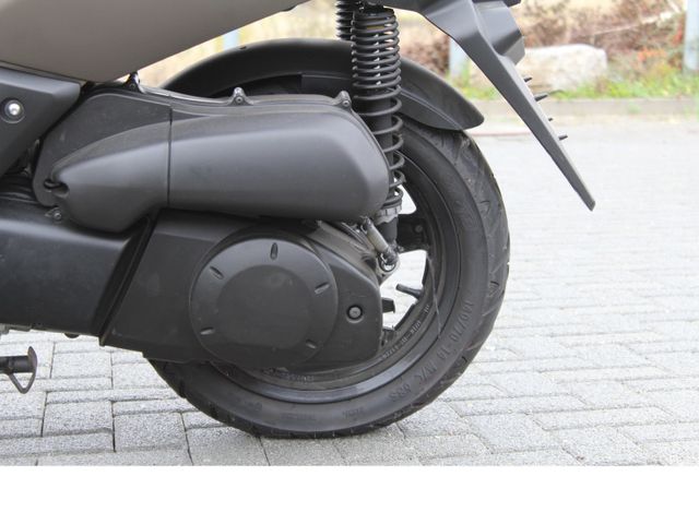 Yamaha X-Max 250 ABS +ARROW