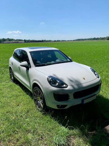 PORSCHE Cayenne - Platinum Edition 