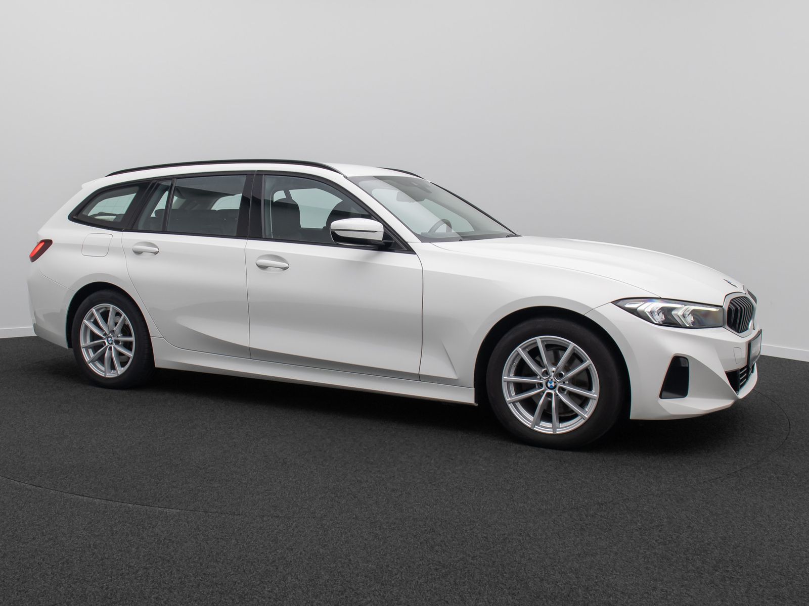 Fahrzeugabbildung BMW 320d HUD DAB Sport Komfort Alarm Teilleder AHK