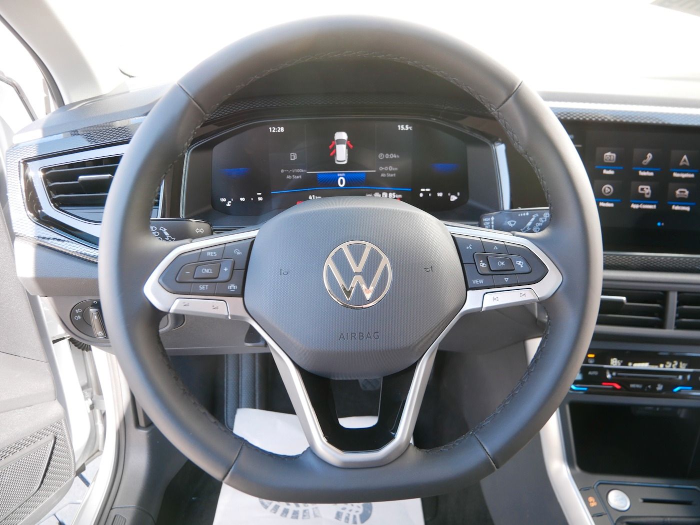 Fahrzeugabbildung Volkswagen Taigo 1.0 TSI Life Kamera LED SHZ Klimaautomatik