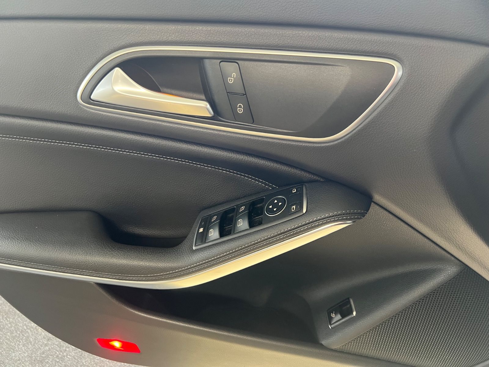 Fahrzeugabbildung Mercedes-Benz CLA 200 *AMG FELGEN*NAVI*KAMERA*