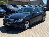 Mercedes-Benz E 200 AMG+Leder+Navi+Xenon+Scheckheft MB+TÜV neu - Mercedes-Benz E 200: Limousine