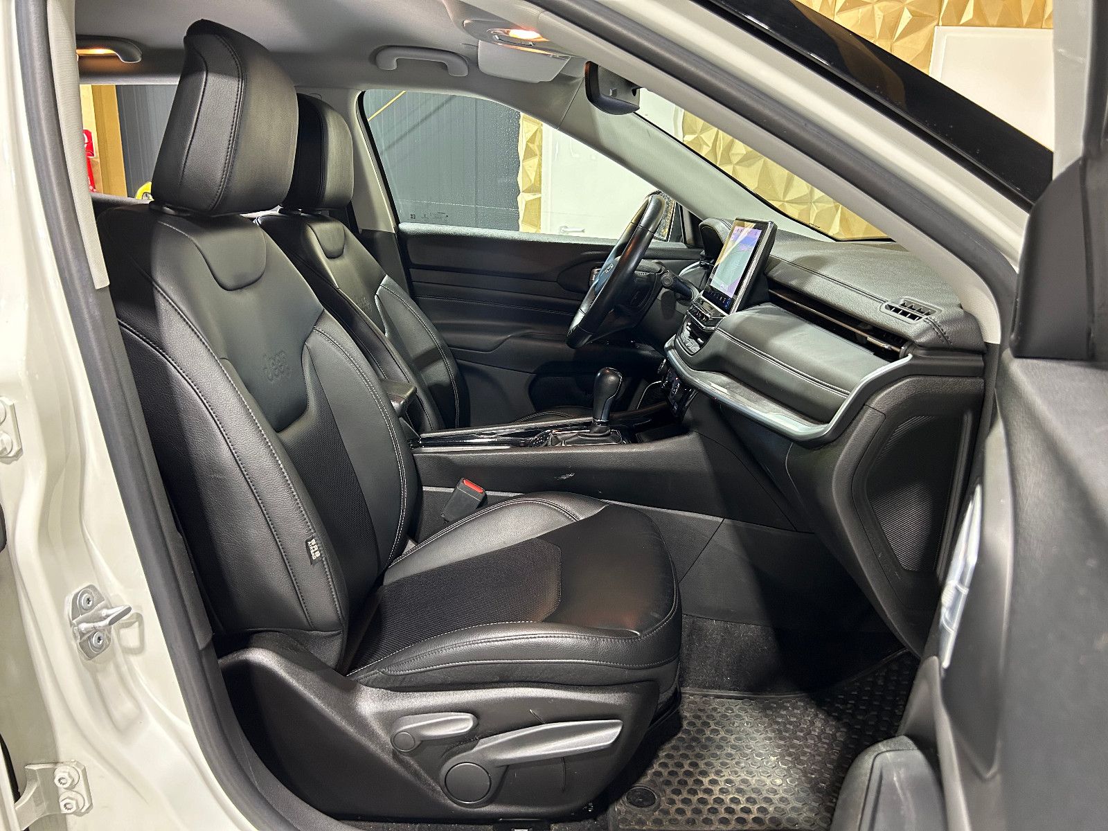 Fahrzeugabbildung Jeep Compass S Plug-In Hybrid 4WD/KAMERA/ACC/NAVI/DAB