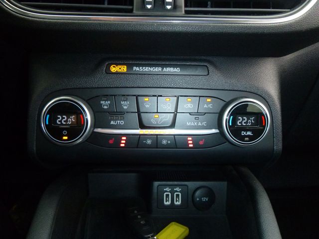 Fahrzeugabbildung Ford Kuga 2.5 Duratec Plug-in-Hybrid Titanium>AUT/LED