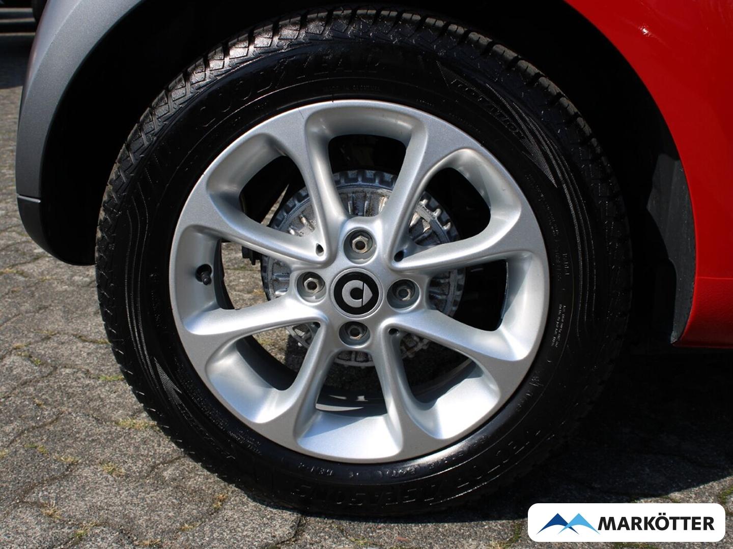 Smart fortwo cabrio Basis 66 kW SHZ/LED/KLIMA