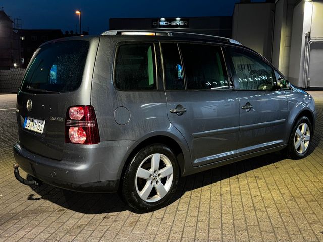 Volkswagen Vw Touran 2.0 FSI TÜV Neu